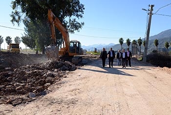 Antalya’nın 14 mahalle yolunda düzenleme Antalya’nın 14 mahalle yolunda düzenleme